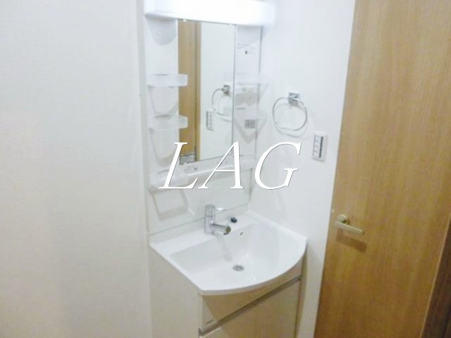 洗面設備　独立洗面台です。