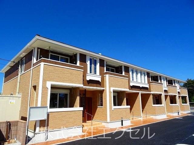 建物外観　2017年に完成のきれいな外観です。