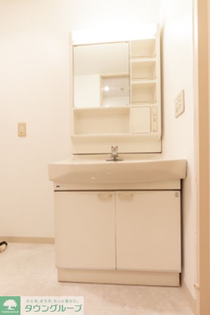 洗面設備　※写真は同タイプ住戸です。