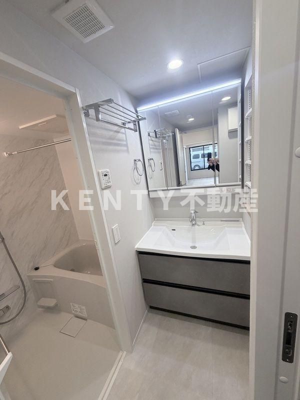 洗面設備　コンパクトで使いやすい洗面所