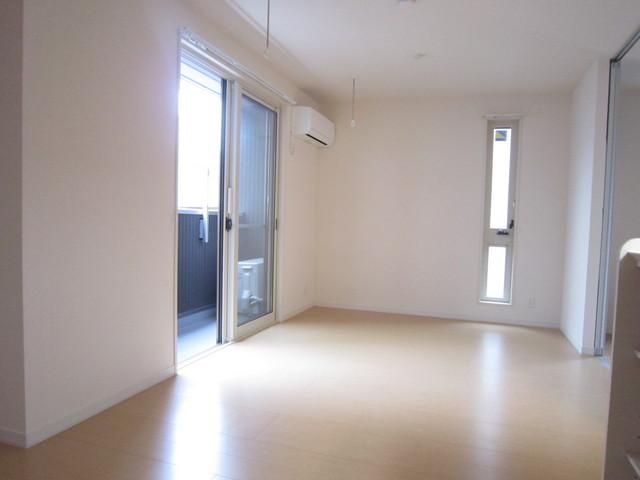 居室・リビング　13帖の広々リビング