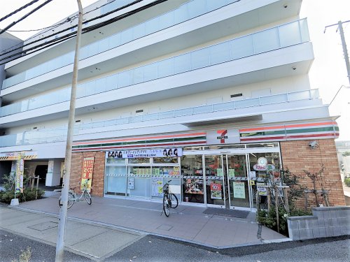 コンビニ　セブンイレブン 市川塩焼1丁目店（コンビニ）まで12m