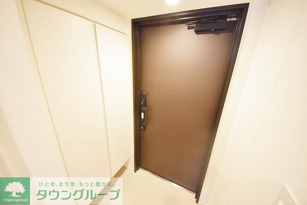 玄関　お部屋探しは株式会社　タウンハウジング　までお気軽にお問合…