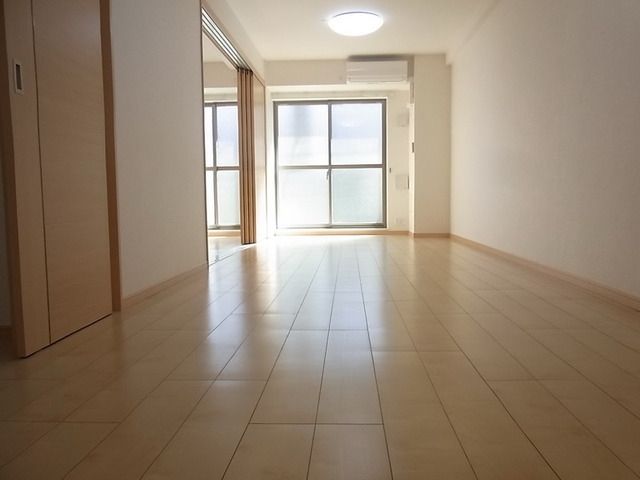 その他部屋・スペース　★大きな収納の付いた洋室★