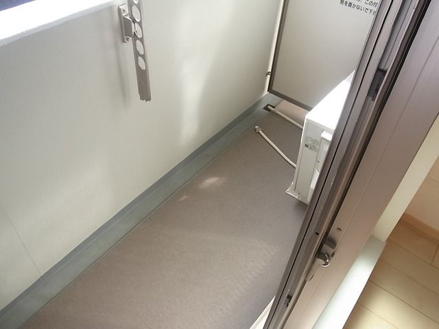 バルコニー　★南向きの広いバルコニーで気持ちよくお洗濯★