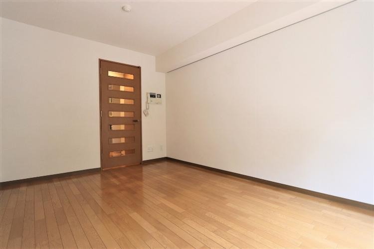 その他部屋・スペース　バルコニー側から見た室内♪