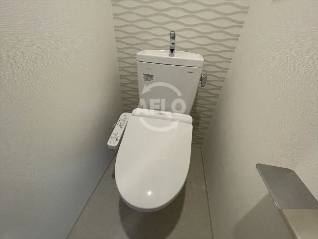 トイレ　クレストタップ京橋　温水洗浄便座