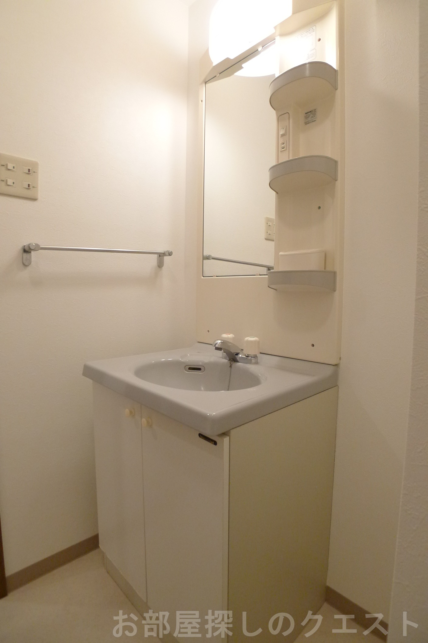 洗面設備　（写真は同タイプ）