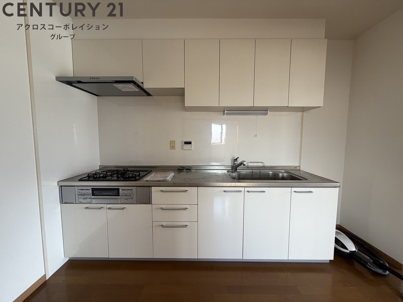 キッチン　壁付けキッチンでスペースを最大限有効活用できます！