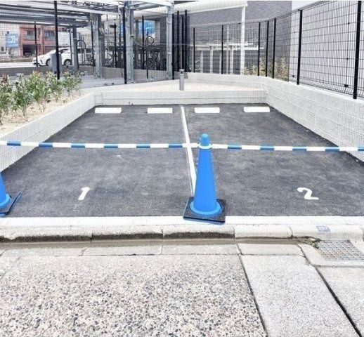 ロビー　駐車場有物件です！（別途契約必要）