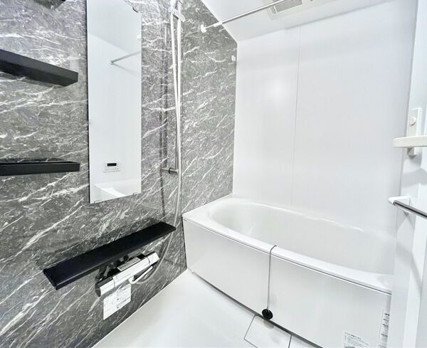 バス・シャワールーム　追い炊き機能付きオートバス　浴室乾燥機付き