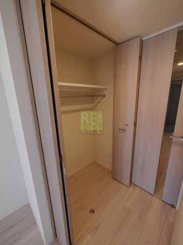 収納　クロスレジデンス飯田橋（同タイプ別部屋の写真です）