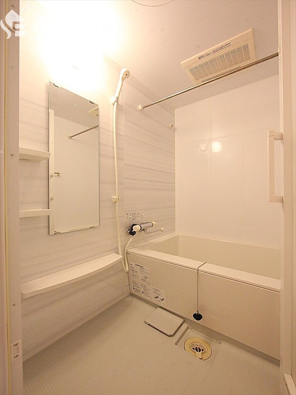 バス・シャワールーム　バスルーム