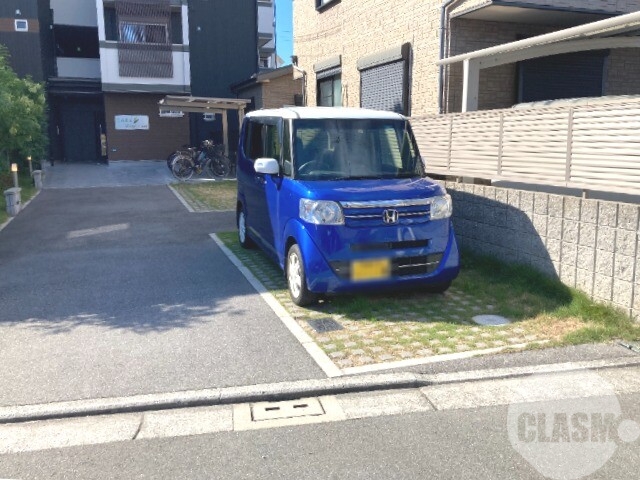駐車場　敷地内駐車場
