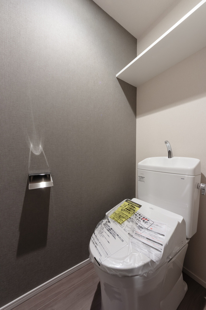 トイレ　※写真は同タイプ住戸です。