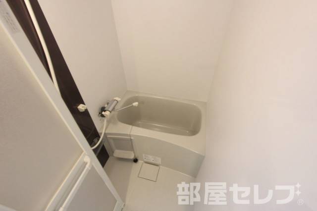 バス・シャワールーム　２０１号室の写真です。