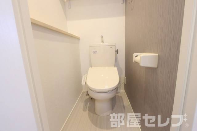 トイレ　２０１号室の写真です。