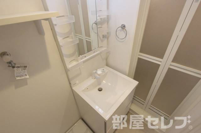 洗面設備　２０１号室の写真です。
