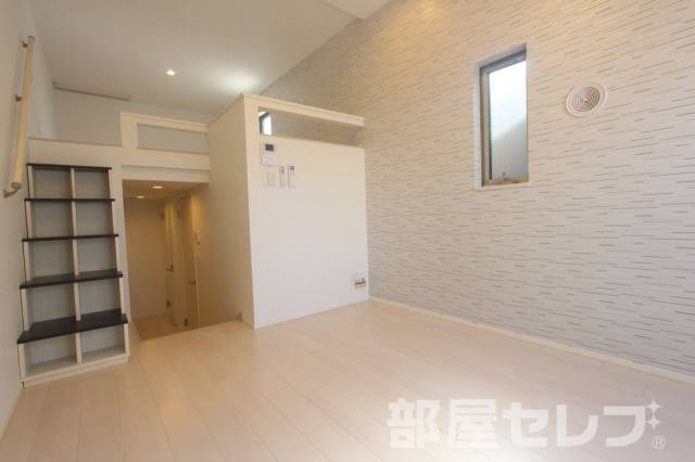 居室・リビング　２０１号室の写真です。