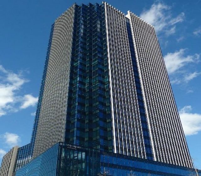 ショッピングセンター　コモレモール（ショッピングセンター）まで787m