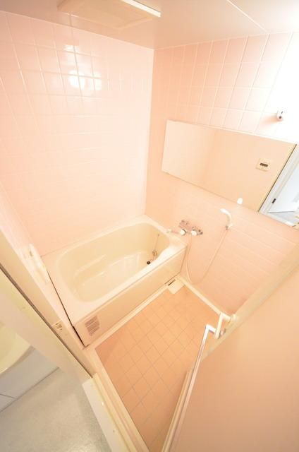 バス・シャワールーム　♪１日の疲れを洗い流す癒しの空間♪