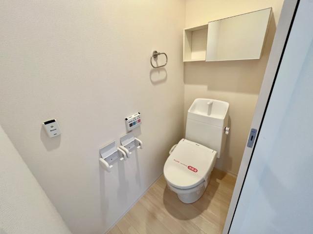 トイレ　トイレ