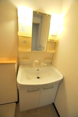 洗面設備　脱衣所（シャンプードレッサー）