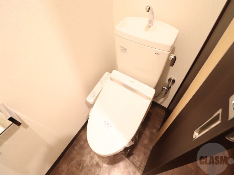 トイレ　温水洗浄便座