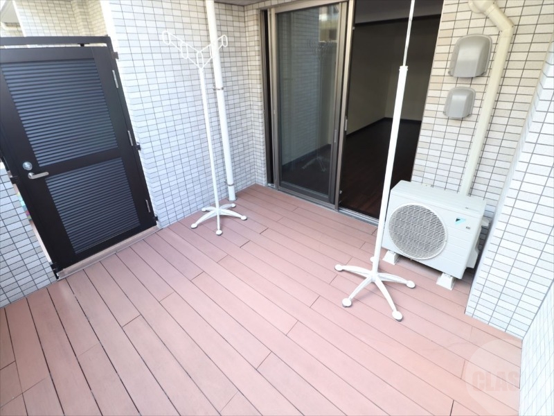 バルコニー　ウッドデッキ