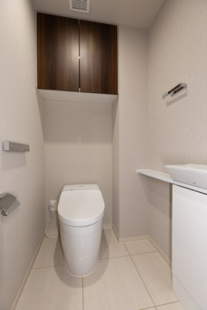 トイレ　※写真は同タイプ住戸です。