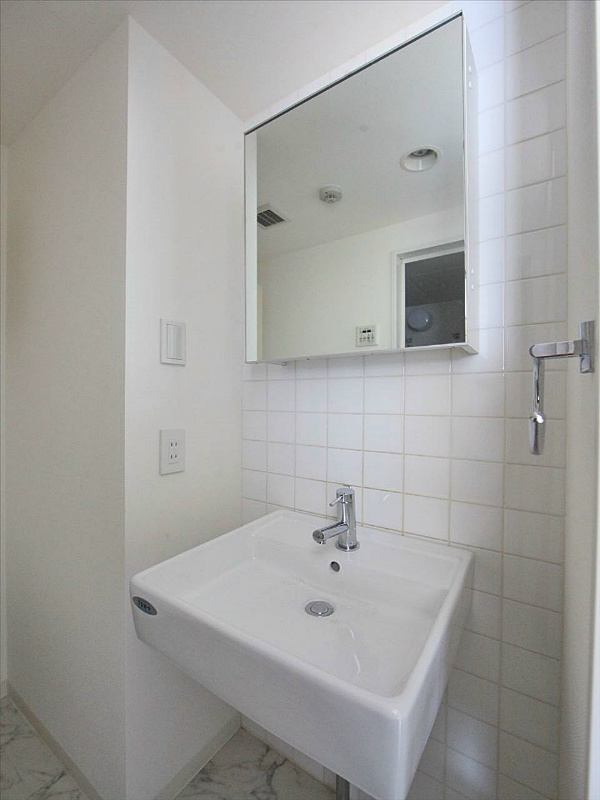 洗面設備　独立洗面台付き