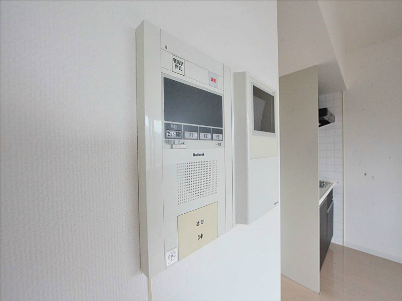 セキュリティ　モニター付きインターホン