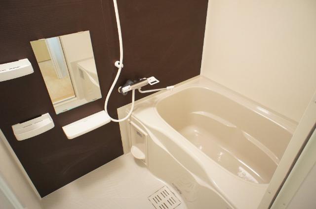 バス・シャワールーム　お風呂で日々の疲れを落としましょう