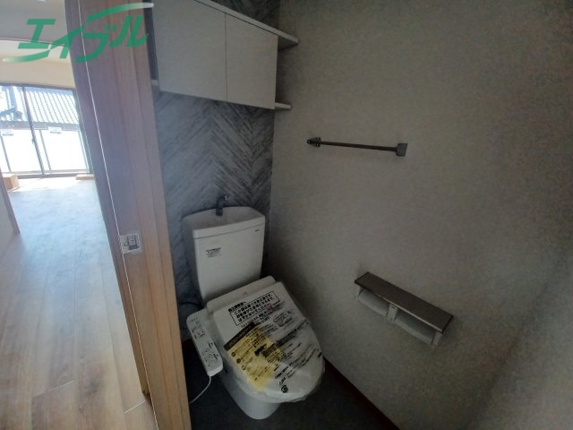 トイレ　同型参考写真