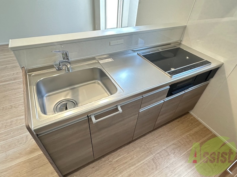 キッチン　キッチンはＩＨなのでお手入れがしやすそうですね。