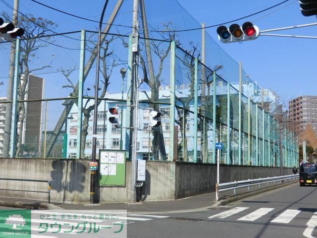 中学校　栗島中学校（中学校）まで750m