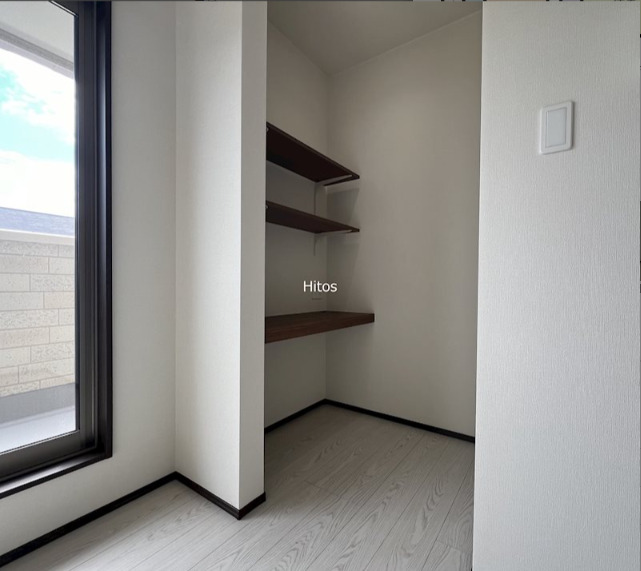 その他設備　2階洋室に書斎がございます。