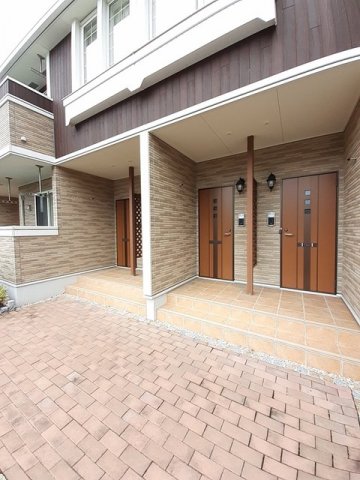 エントランス　清潔なエントランスです