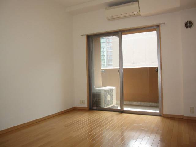 居室・リビング　室内