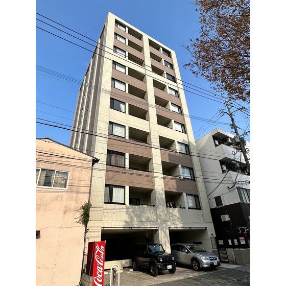 建物外観　バス停徒歩３分の好立地マンション