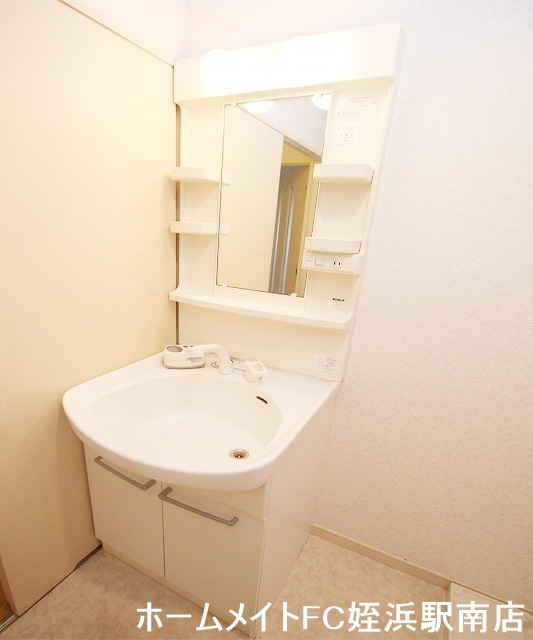 洗面設備　★シャンプードレッサー付き洗面台です★参考写真