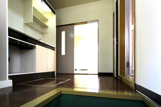 玄関　参考写真（同物件別部屋）