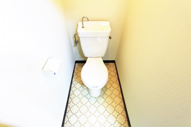 トイレ　参考写真（同物件別部屋）