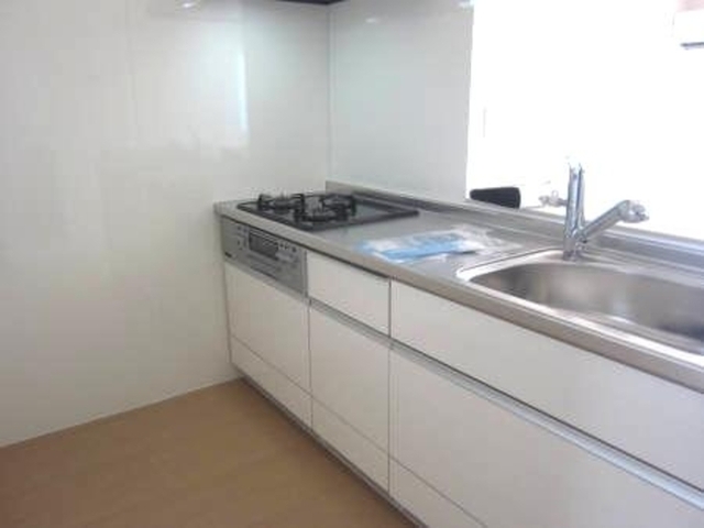 キッチン　対面式３口ガスコンロ付システムキッチン