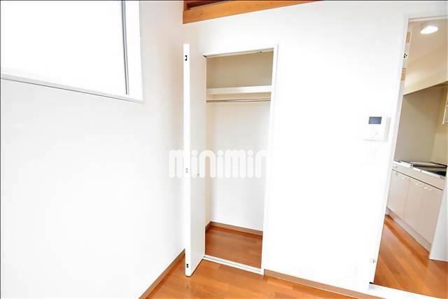 収納　ロングコートもかけられるクローゼットです