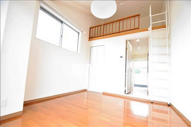 その他部屋・スペース　二面に窓があるお部屋です