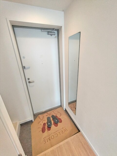 玄関　姿見付きの玄関♪