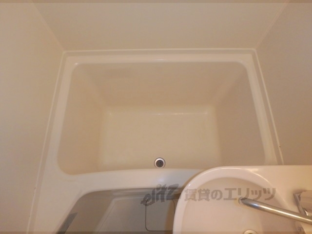 バス・シャワールーム　浴槽