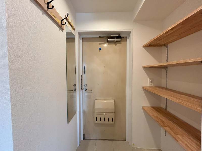 玄関　※別部屋参考写真