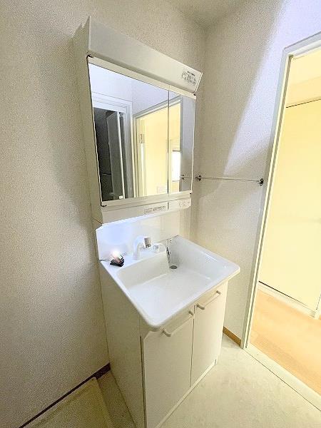 洗面設備　洗面化粧台